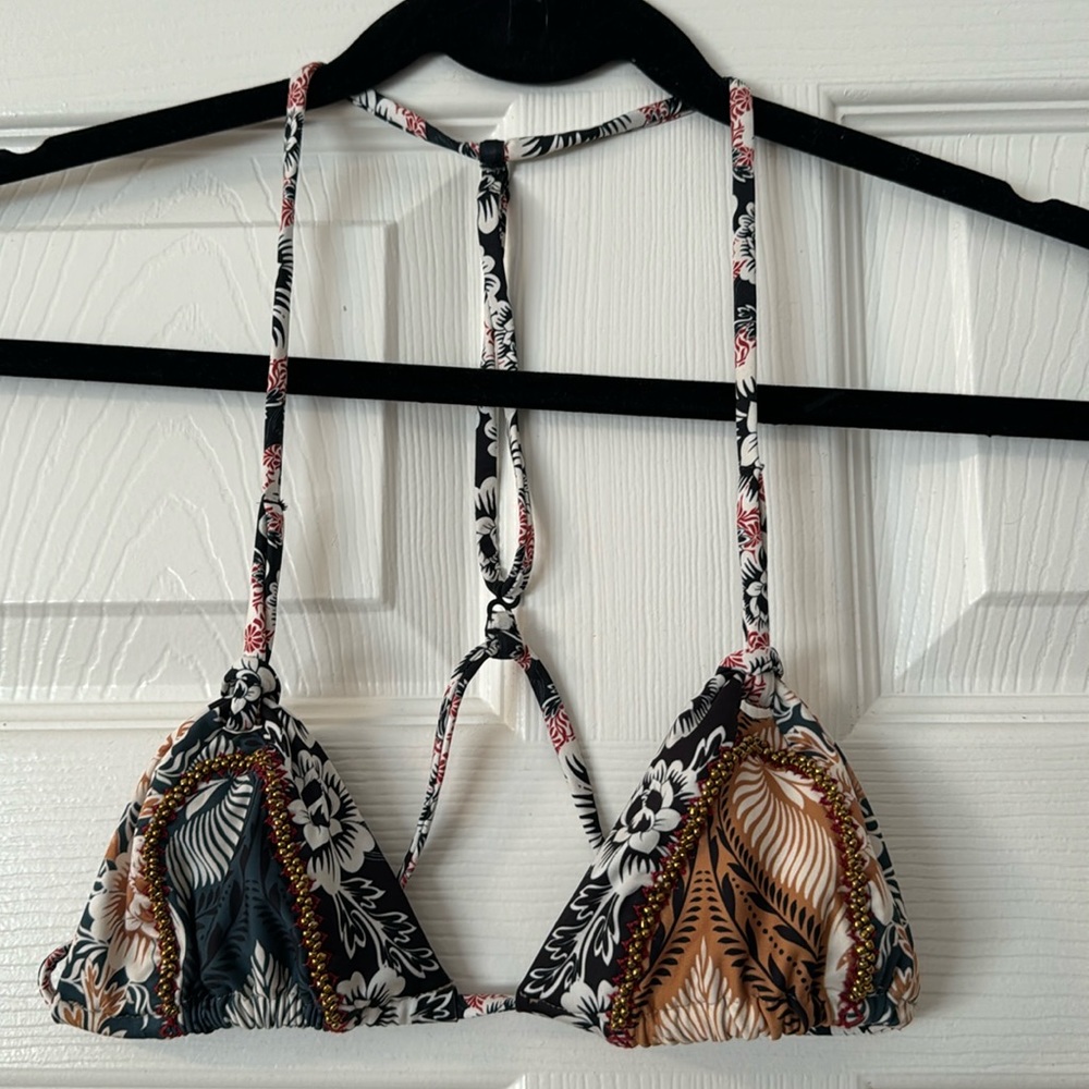 Agua bendita bikini set, flower patterned with gold threads